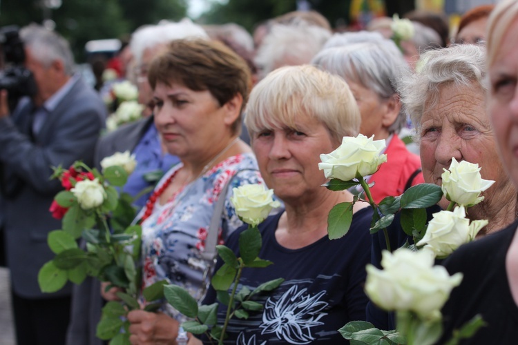 Powitanie ikony MB Częstochowskiej w katedrze łowickiej