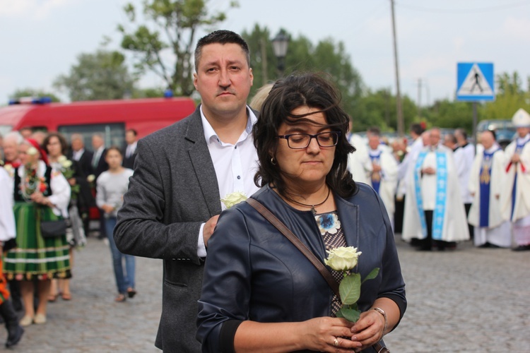 Powitanie ikony MB Częstochowskiej w katedrze łowickiej