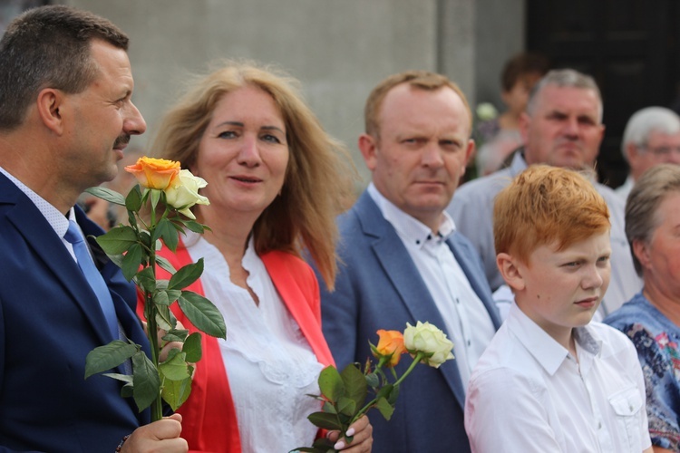 Powitanie ikony MB Częstochowskiej w katedrze łowickiej