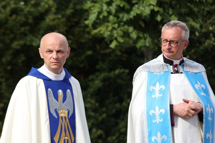 Powitanie ikony MB Częstochowskiej w katedrze łowickiej