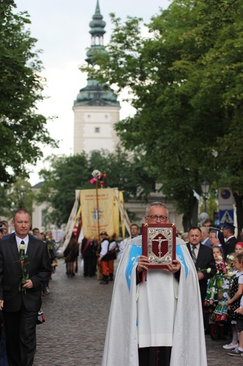 Powitanie ikony MB Częstochowskiej w katedrze łowickiej