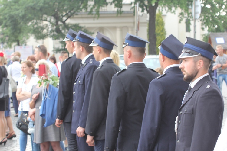 Powitanie ikony MB Częstochowskiej w katedrze łowickiej