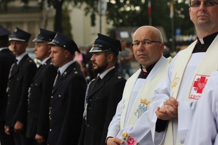 Powitanie ikony MB Częstochowskiej w katedrze łowickiej