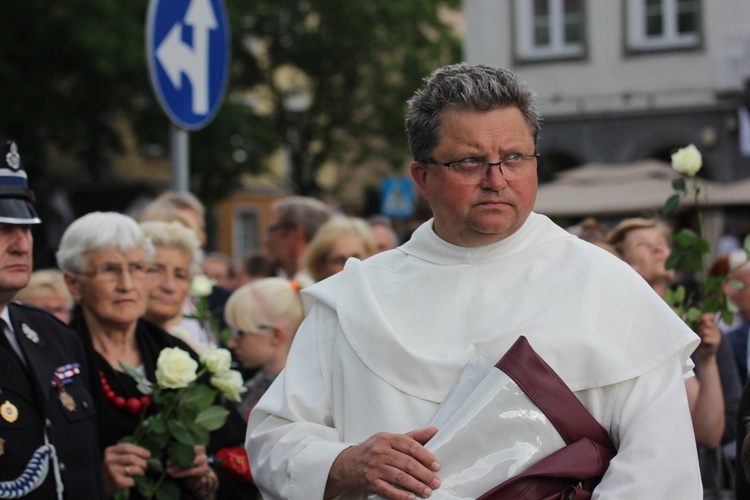 Powitanie ikony MB Częstochowskiej w katedrze łowickiej