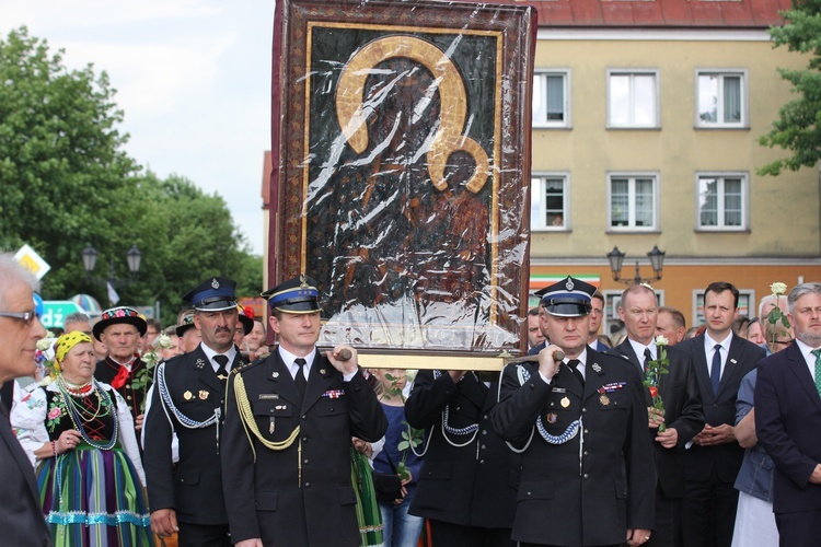 Powitanie ikony MB Częstochowskiej w katedrze łowickiej