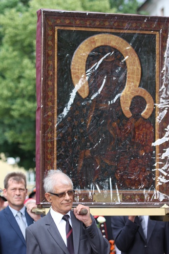 Powitanie ikony MB Częstochowskiej w katedrze łowickiej