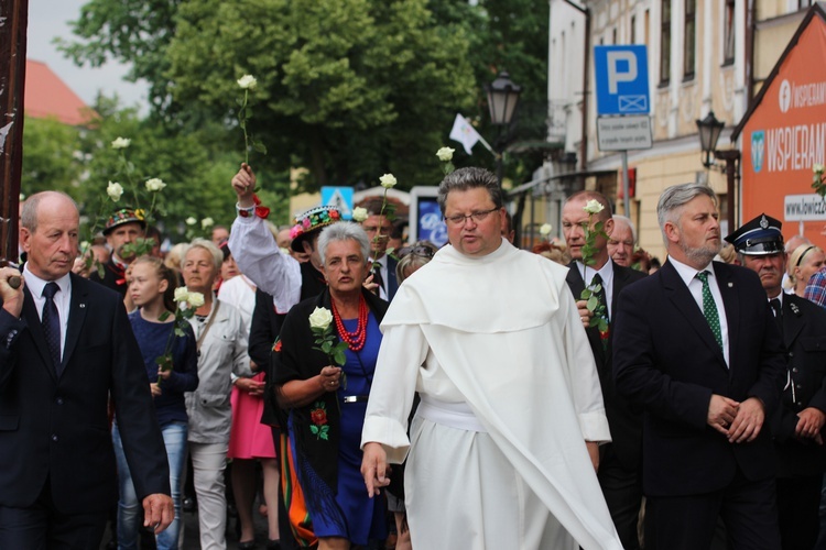 Powitanie ikony MB Częstochowskiej w katedrze łowickiej