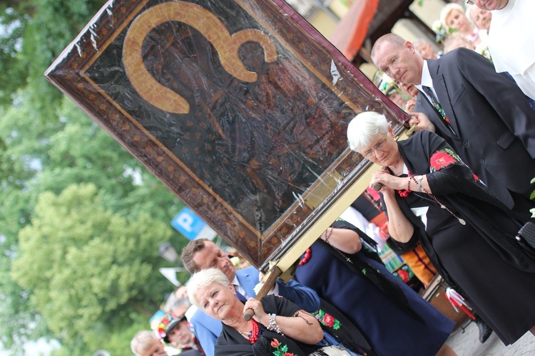 Powitanie ikony MB Częstochowskiej w katedrze łowickiej