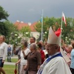 Powitanie ikony MB Częstochowskiej w katedrze łowickiej