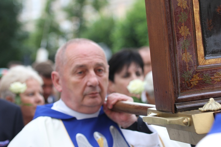 Powitanie ikony MB Częstochowskiej w katedrze łowickiej