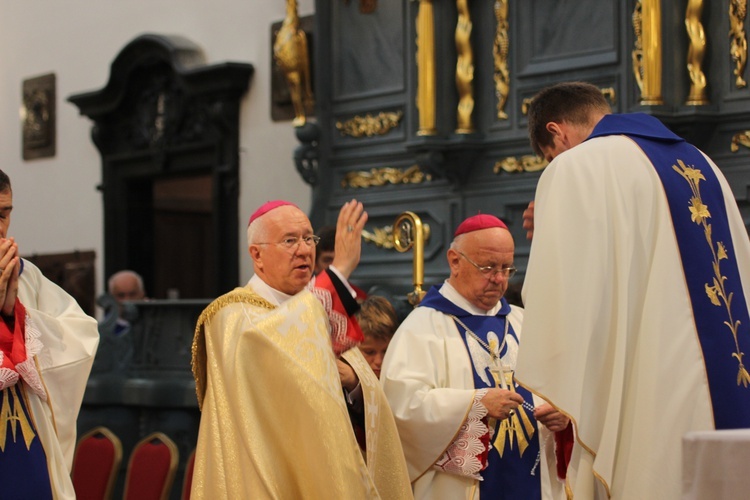 Powitanie ikony MB Częstochowskiej w katedrze łowickiej