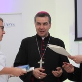 Na zakończeniu roku w "Klasyku" nagrody i wyróżnienia wręczał bp Wojciech Osial