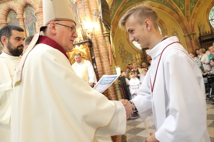 Służba liturgiczna ołtarza w Gietrzwałdzie