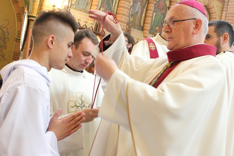 Służba liturgiczna ołtarza w Gietrzwałdzie