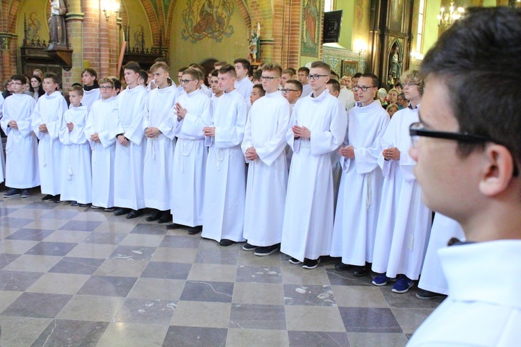 Służba liturgiczna ołtarza w Gietrzwałdzie