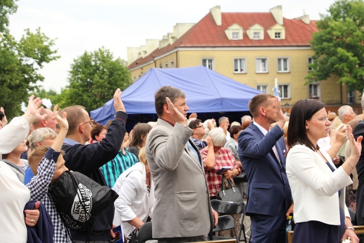 Pożegnanie ikony MB Częstochowskiej w diecezji łowickiej cz. I