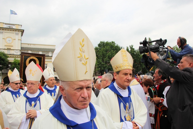 Pożegnanie ikony MB Częstochowskiej w diecezji łowickiej cz. I