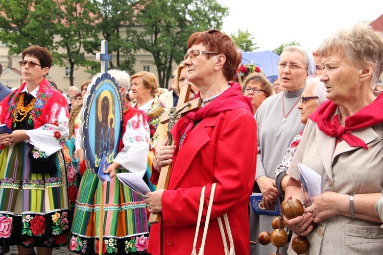 Pożegnanie ikony MB Częstochowskiej w diecezji łowickiej cz. I