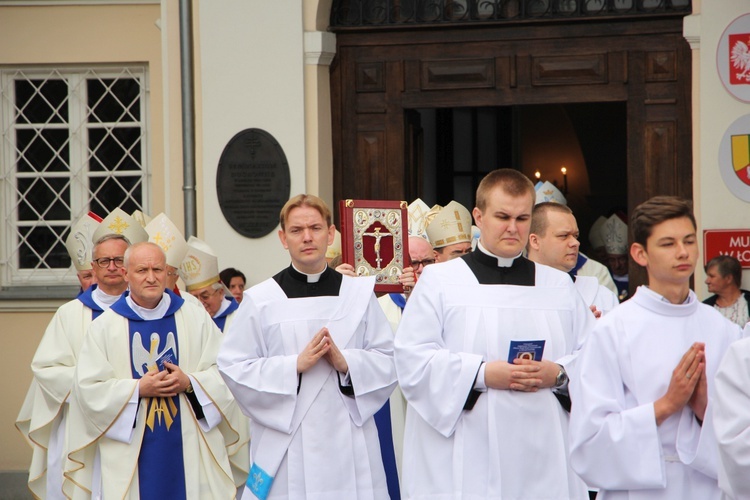 Pożegnanie ikony MB Częstochowskiej w diecezji łowickiej cz. I