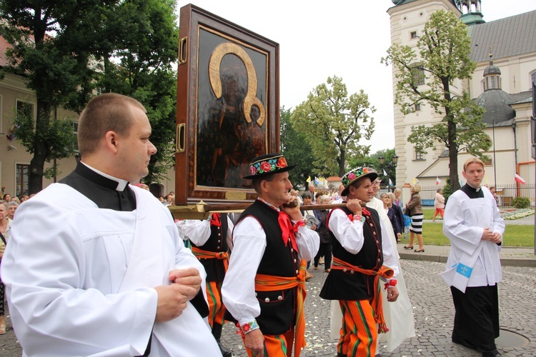 Pożegnanie ikony MB Częstochowskiej w diecezji łowickiej cz. I