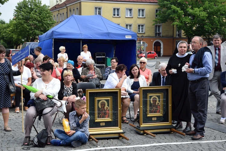 Pożegnanie ikony MB Częstochowskiej w diecezji łowickiej cz. II