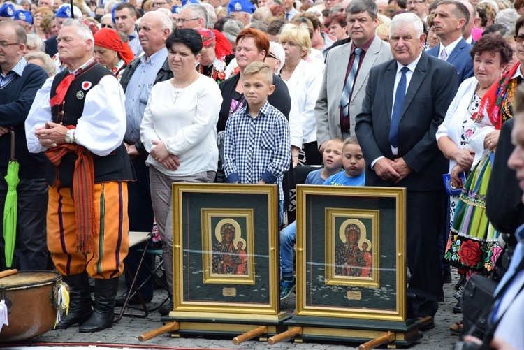 Pożegnanie ikony MB Częstochowskiej w diecezji łowickiej cz. II