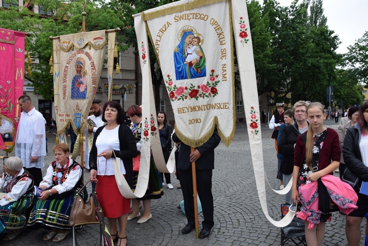 Pożegnanie ikony MB Częstochowskiej w diecezji łowickiej cz. II