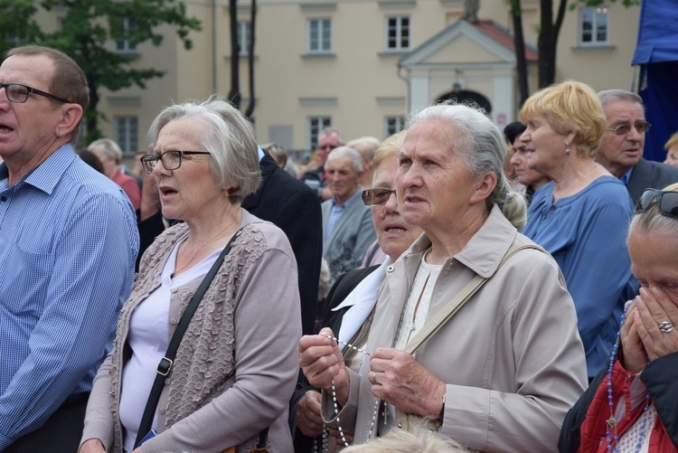 Pożegnanie ikony MB Częstochowskiej w diecezji łowickiej cz. II