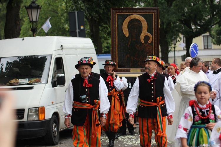 Pożegnanie ikony MB Częstochowskiej w diecezji łowickiej cz. III