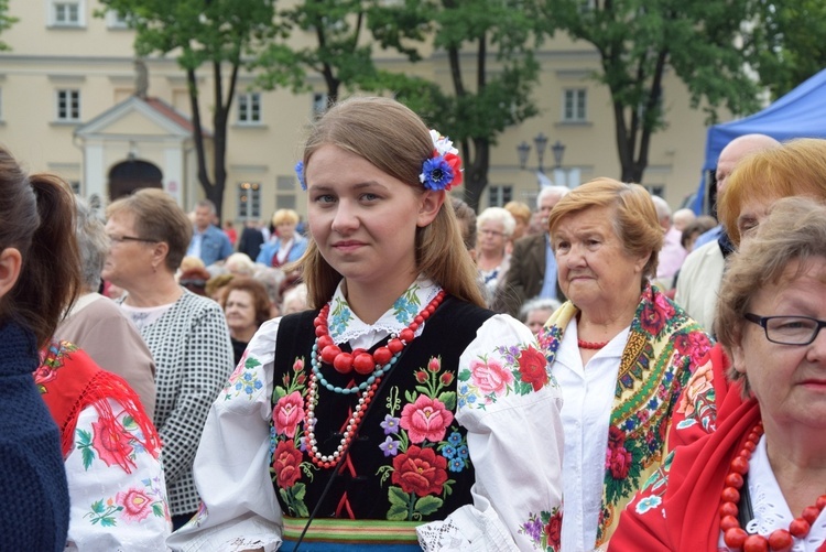 Pożegnanie ikony MB Częstochowskiej w diecezji łowickiej cz. II