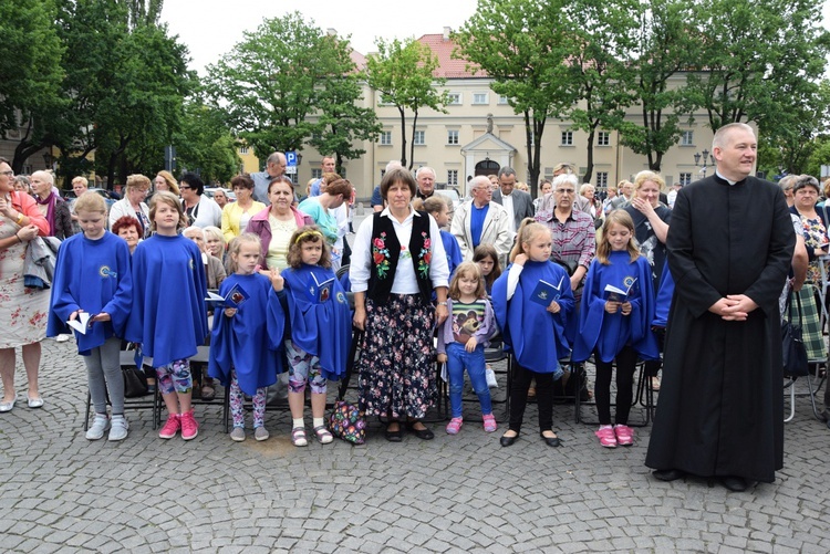 Pożegnanie ikony MB Częstochowskiej w diecezji łowickiej cz. II