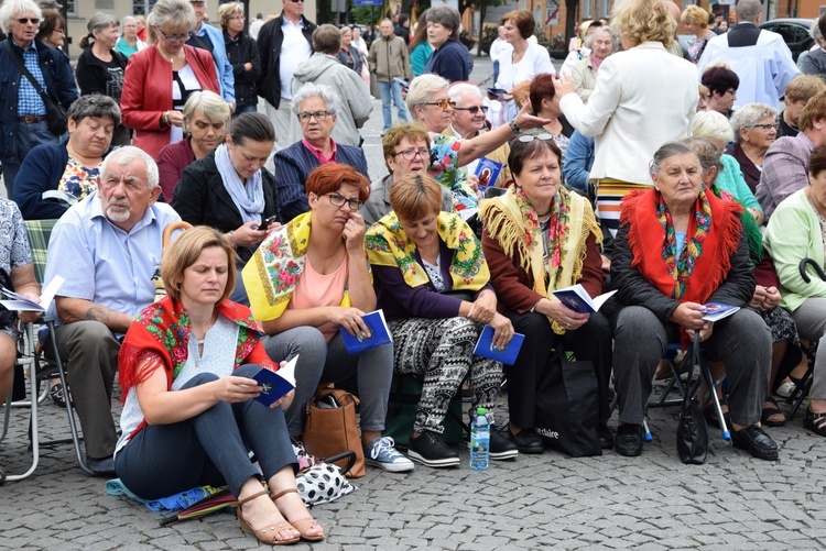 Pożegnanie ikony MB Częstochowskiej w diecezji łowickiej cz. II