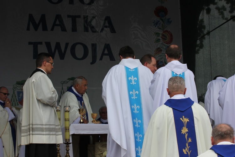 Pożegnanie ikony MB Częstochowskiej w diecezji łowickiej cz. III