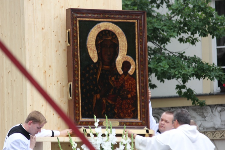 Pożegnanie ikony MB Częstochowskiej w diecezji łowickiej cz. III