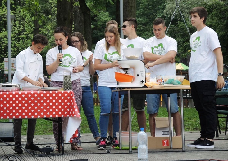 Młodzi z "Nadziei" z Kubą Tomaszczykiem - finalistą programu "Masterchef Junior"