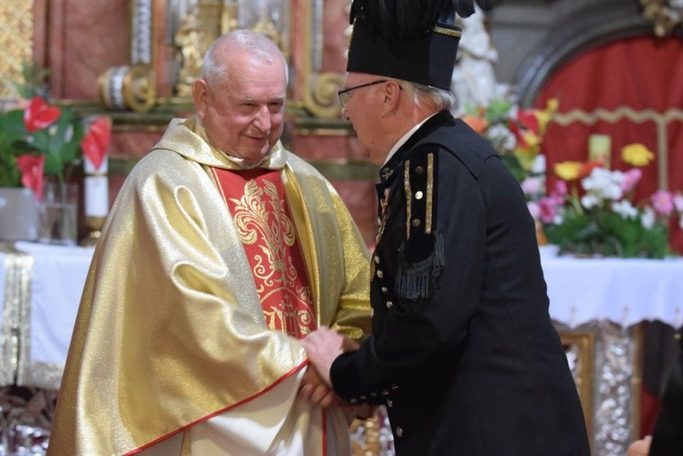 Ks. Bogdanowi życzenia złożyli także górnicy