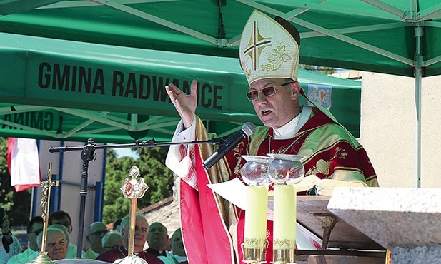 19 czerwca uroczystościom 10-lecia powstania sanktuarium w Jakubowie przewodniczył prymas Polski abp Wojciech Polak.