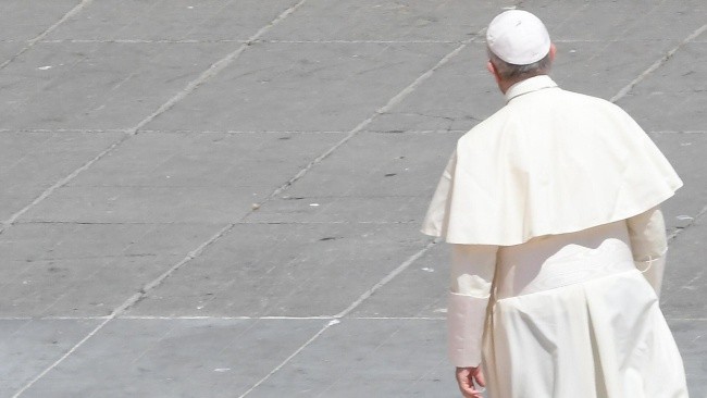 Franciszek redukuje swoje zajęcia na czas lata