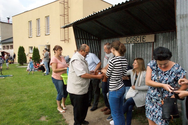 Mecz charytatywny na półkolonie