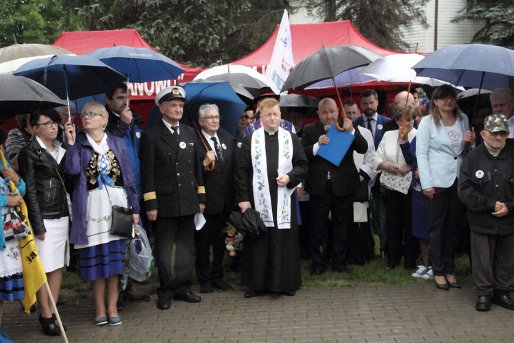 Odsłonięcie pomnika bp. Dominika