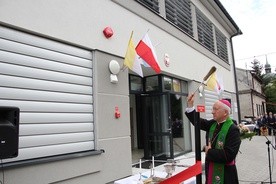 Bp Andrzej F. Dziuba święci nowy budynek użyteczności publicznej w Witoni