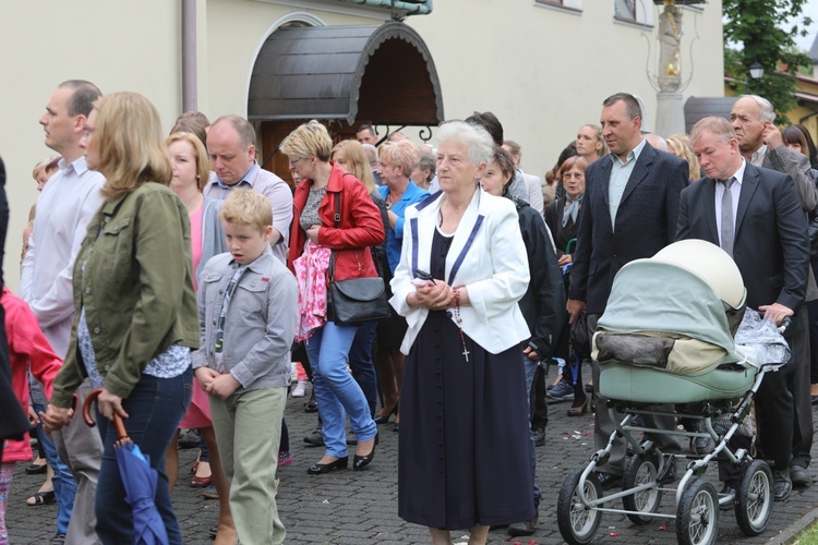 Kard. Stanisław Dziwisz w bazylice w Hałcnowie