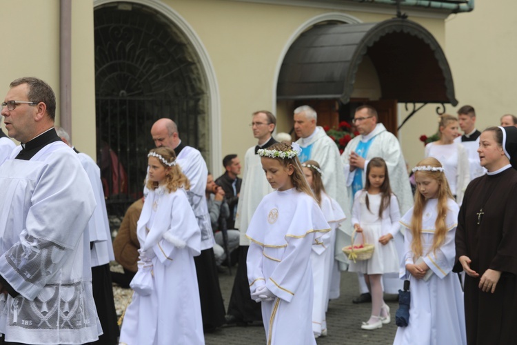 Kard. Stanisław Dziwisz w bazylice w Hałcnowie