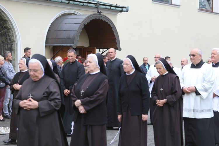 Kard. Stanisław Dziwisz w bazylice w Hałcnowie