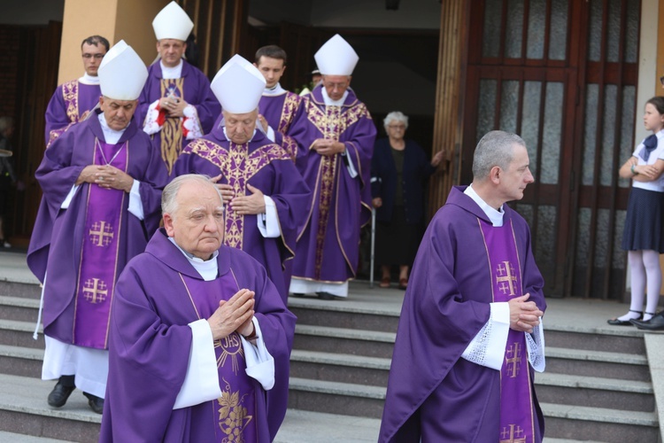 Ostatnie pożegnanie śp. ks. kan. Franciszka Janczego