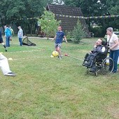 Nie trzeba być Robertem Lewandowskim, żeby mieć frajdę  na boisku.