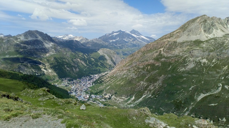 Biało-czerwoni w Val d'Isere - malowniczej dolinie w sercu Alp
