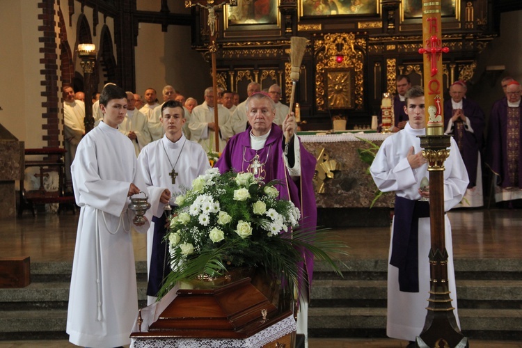 Pogrzeb śp. Matyldy Kupny, mamy abp. Józefa Kupnego