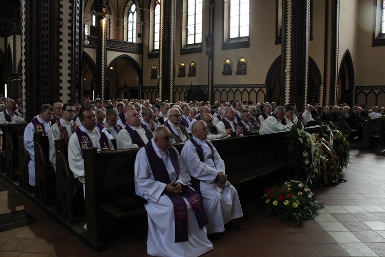 Pogrzeb śp. Matyldy Kupny, mamy abp. Józefa Kupnego