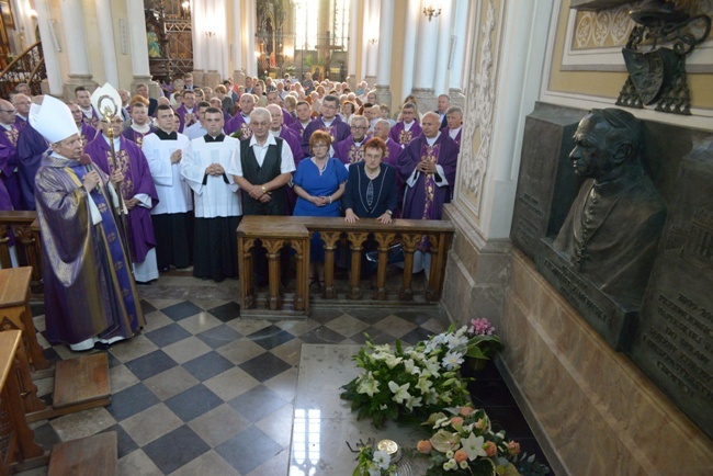 1. rocznica śmierci abp. Zygmunta Zimowskiego